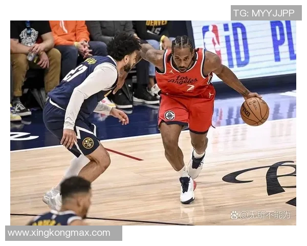 克拉克斯顿表现出色14投8中砍下21分8篮板4助攻2抢断2盖帽 克拉克斯顿表现出色14投8中砍下21分8篮板4助攻2抢断2盖帽