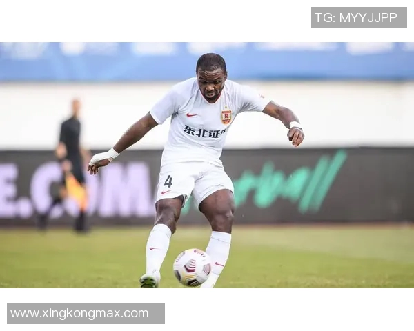 天津足球队正式引入四名外援大卫詹姆斯哈姆雷特雷诺兹克莱伯恩助力新赛季