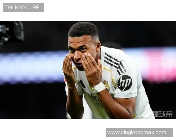 姆巴佩今日室内训练状态良好明日将决定是否参加西超杯对决 姆巴佩今日室内训练状态良好明日将决定是否参加西超杯对决